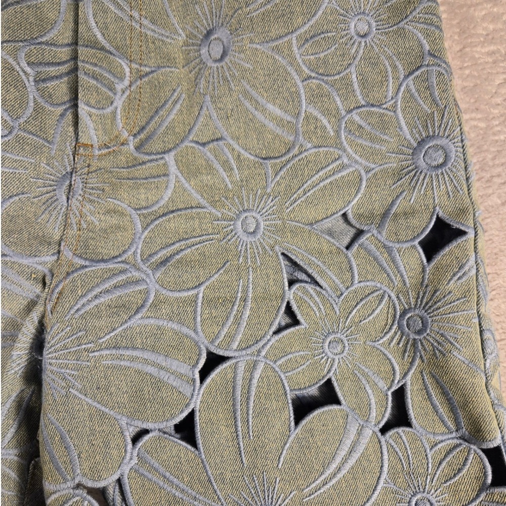 Cynthia Rowley Floral Eyelet Cutout Wide Leg Denim Pants Light Wash 28 - Picture 8 of 15